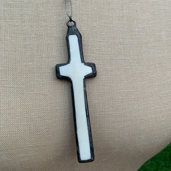 Bone/Horn Cross & Sterling Necklace - Picture 4 of 9